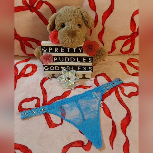 💙 VS Very Sexy Rose Lace & Grommet V-String Panty 💙 - Picture 5 of 16